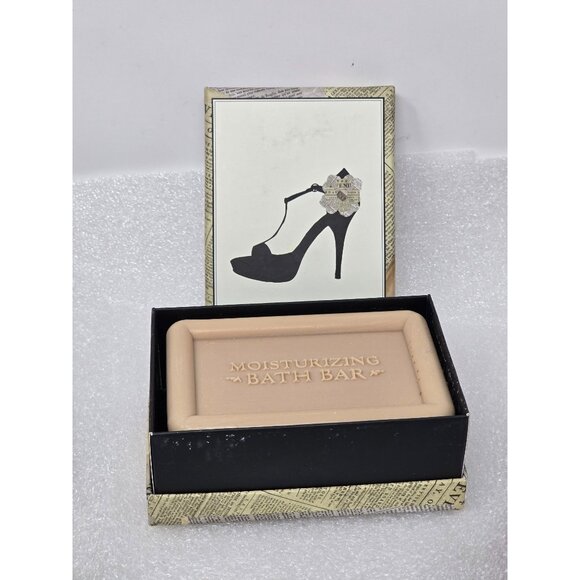 Coconut Vanilla Moisturizing Bath Soap 12 Oz With Elegant Packaging - Picture 3 of 3